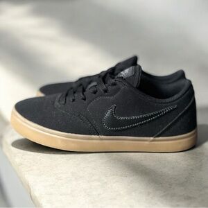 Youth Nike SB size 6Y